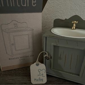 Maileg miniature sink